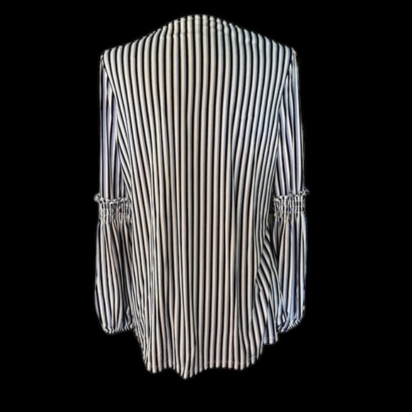 Chic Striped Sleeve Blouse – Stylish & Elegant by Como Blu - Picture 3 of 7